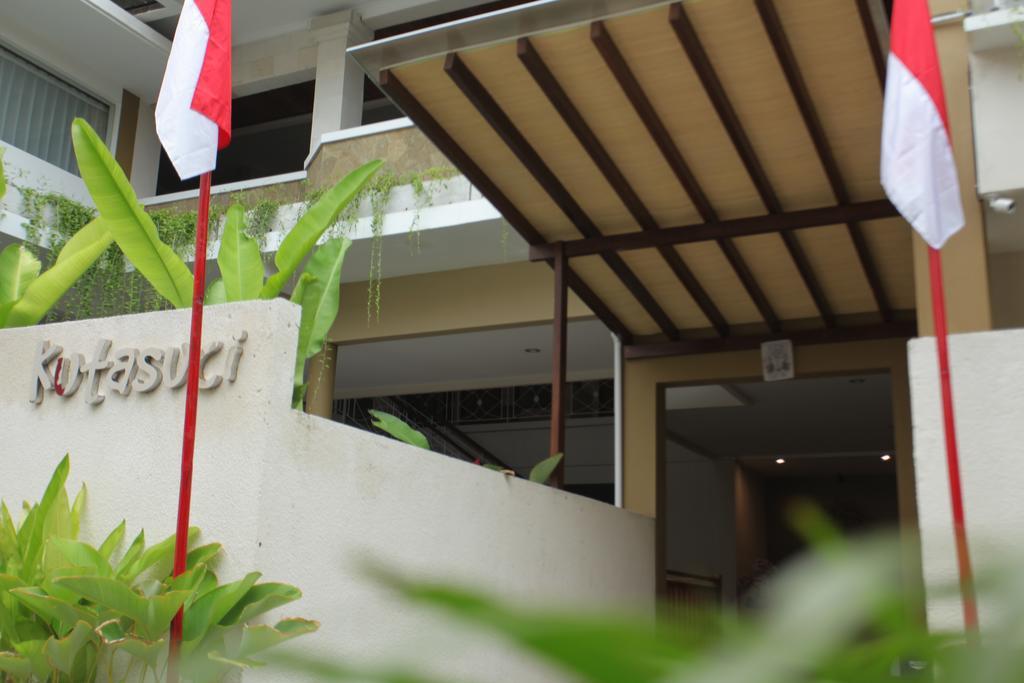 Kuta Suci Guesthouse Kültér fotó
